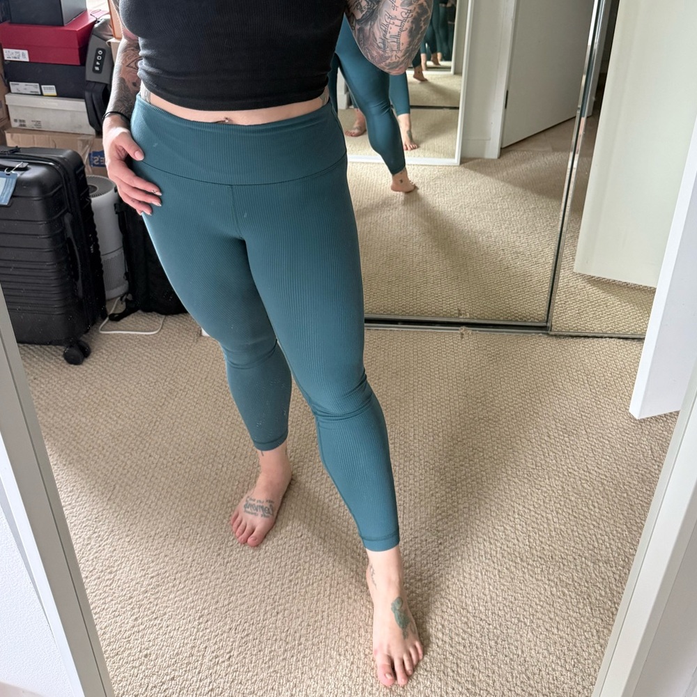 Lululemon Ribbed Align HR Leggings size 8 green